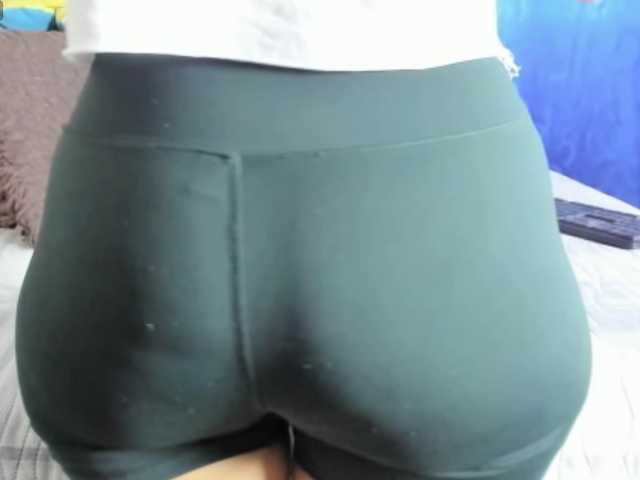 Laravelaa live cam on BongaCams