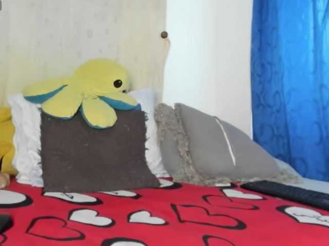 LaraVelaa live cam preview