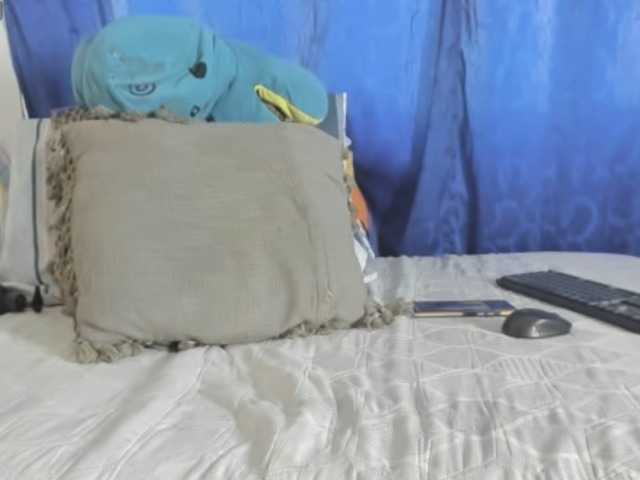 Laravelaa live cam on BongaCams