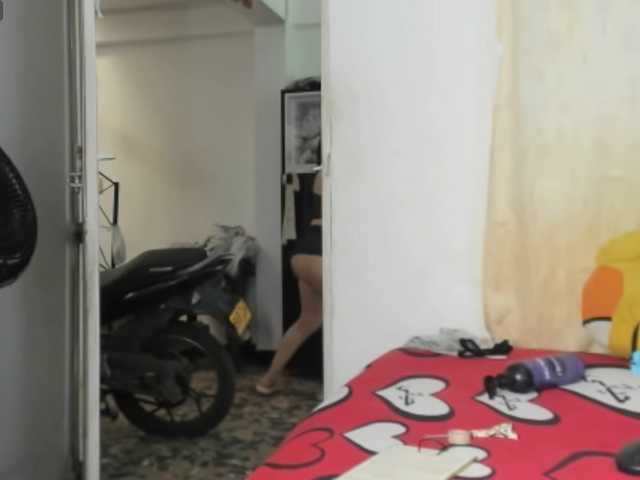 LaraVelaa live cam preview