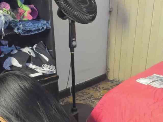 LaraVelaa webcam