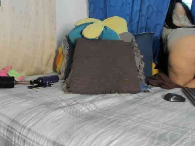 LaraVelaa webcam