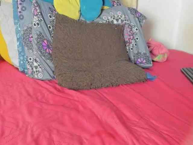 LaraVelaa webcam