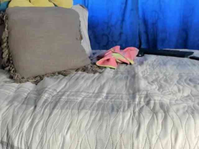 LaraVelaa webcam