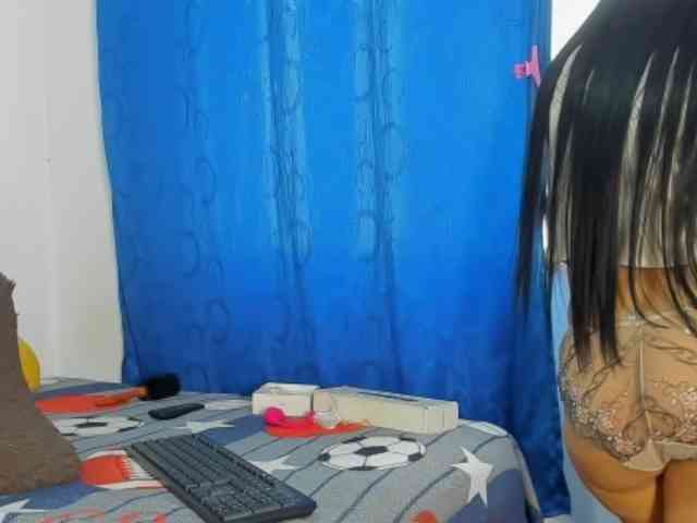 LaraVelaa webcam