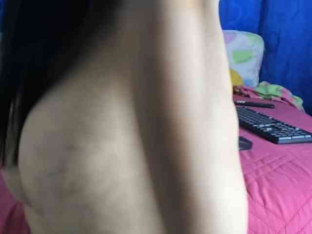 LaraVelaa webcam