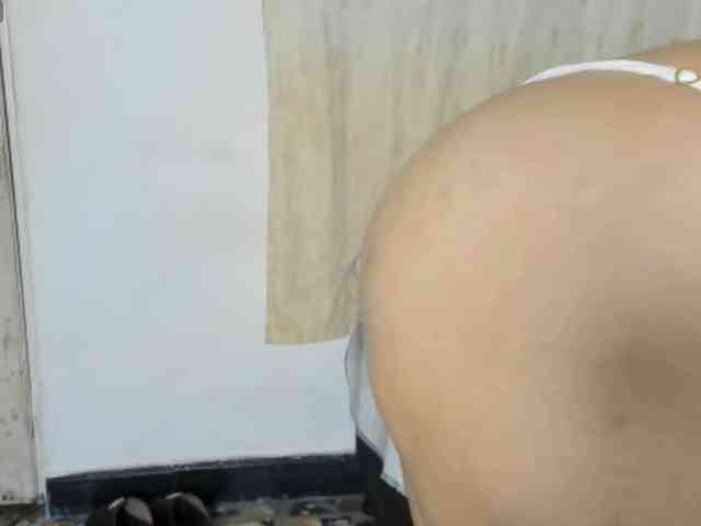 LaraVelaa webcam