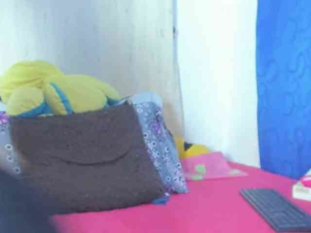 LaraVelaa webcam