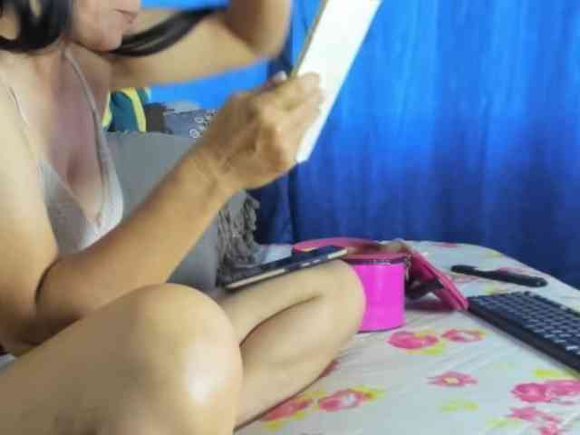 LaraVelaa webcam