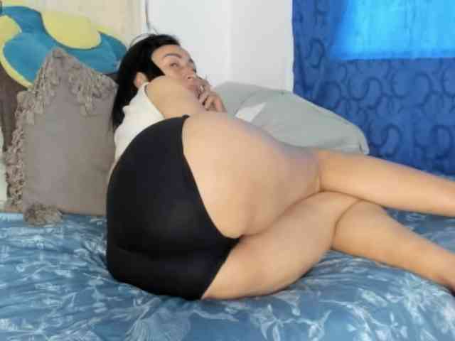 LaraVelaa webcam