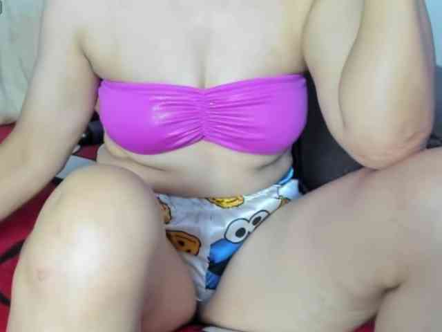 LaraVelaa webcam