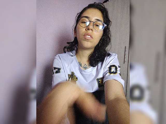 skinny333 live cam on BongaCams