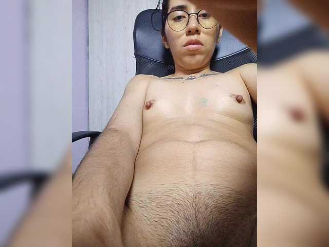 skinny333 live cam on BongaCams