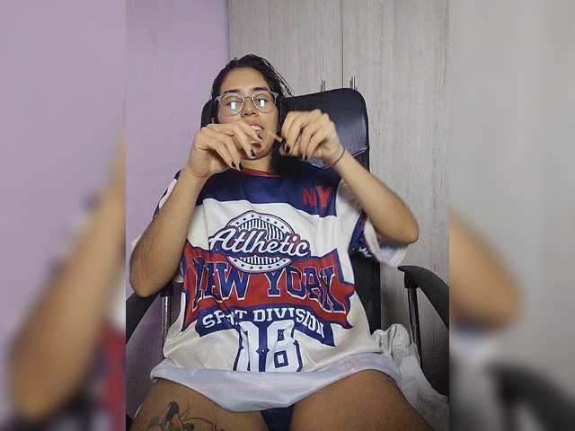 skinny333 live cam on BongaCams