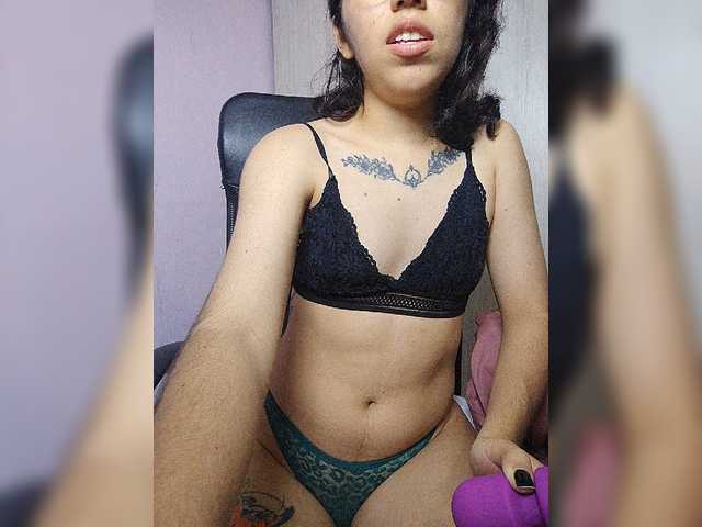 skinny333 live cam on BongaCams