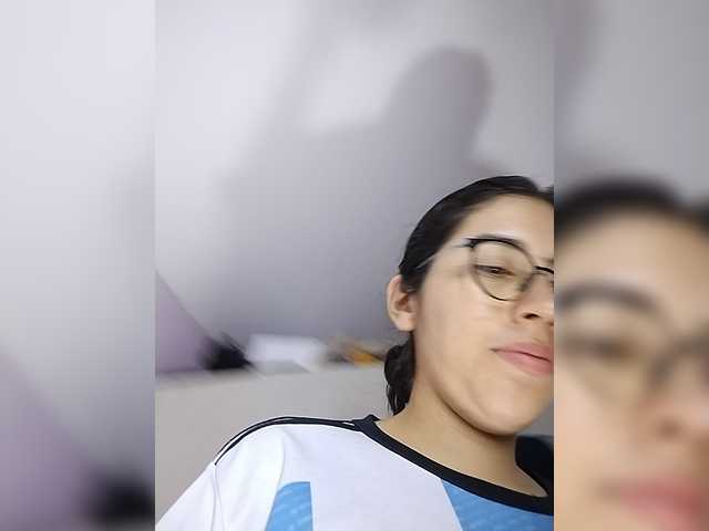 skinny333 live cam on BongaCams
