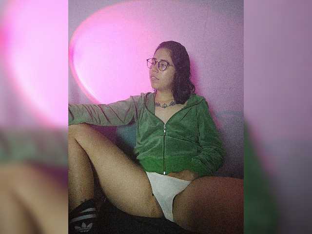 skinny333 live cam