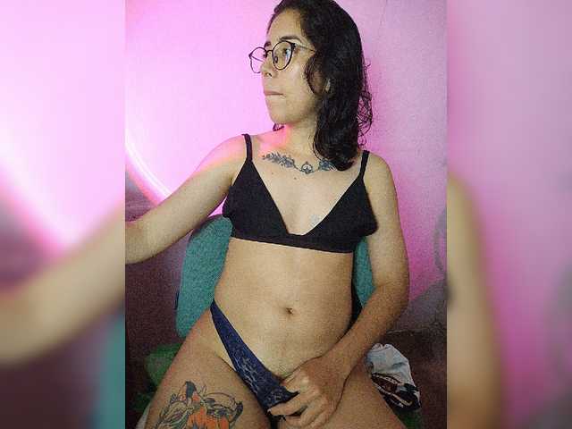 skinny333 live cam on BongaCams