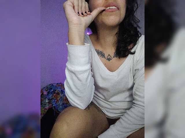 skinny333 live cam