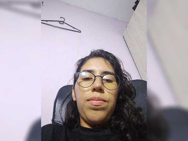 skinny333 live cam on BongaCams