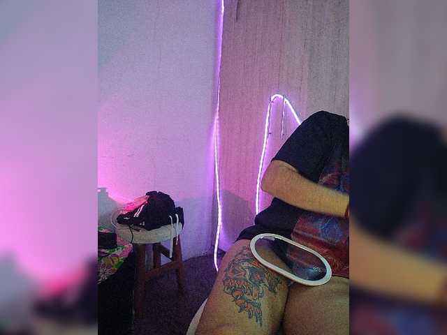 skinny333 live cam on BongaCams