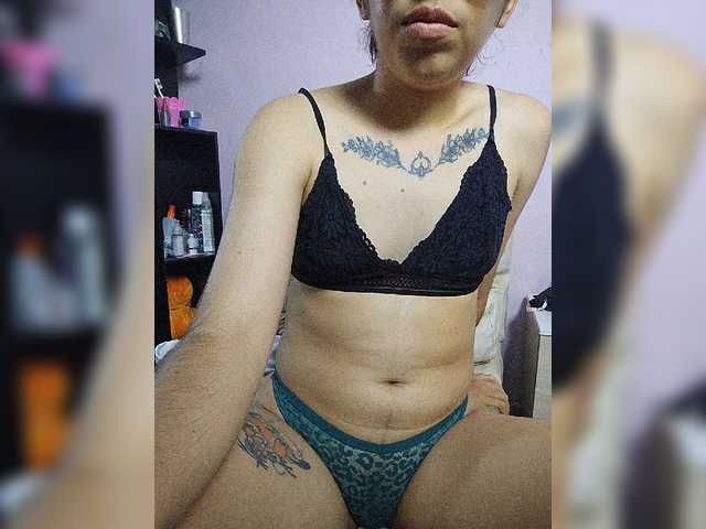 skinny333 live cam on BongaCams