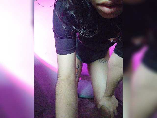 skinny333 live cam on BongaCams