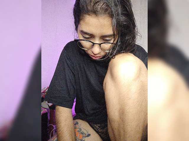 skinny333 live cam on BongaCams