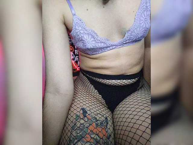 skinny333 live cam on BongaCams