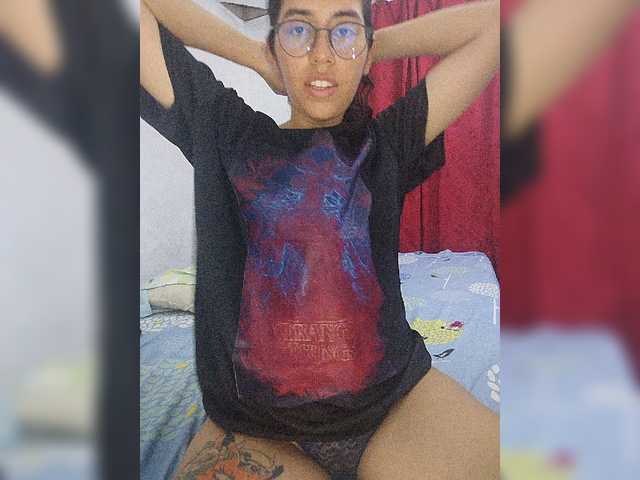 skinny333 live cam on BongaCams