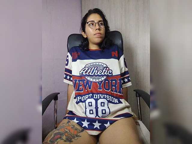 skinny333 live cam on BongaCams