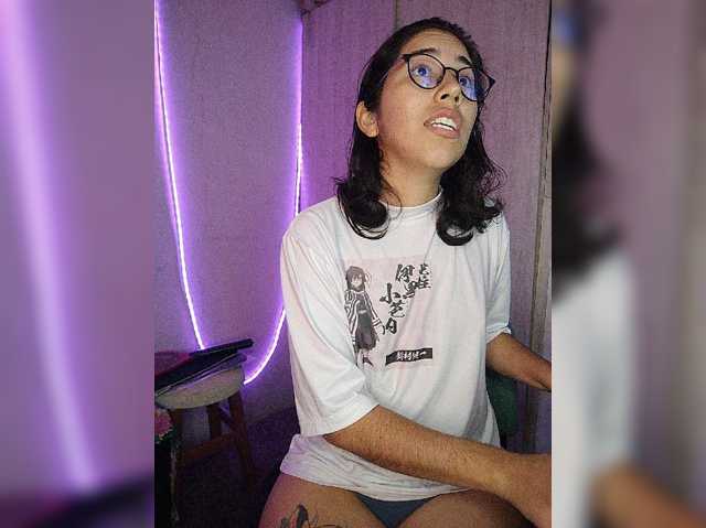 skinny333 live cam preview