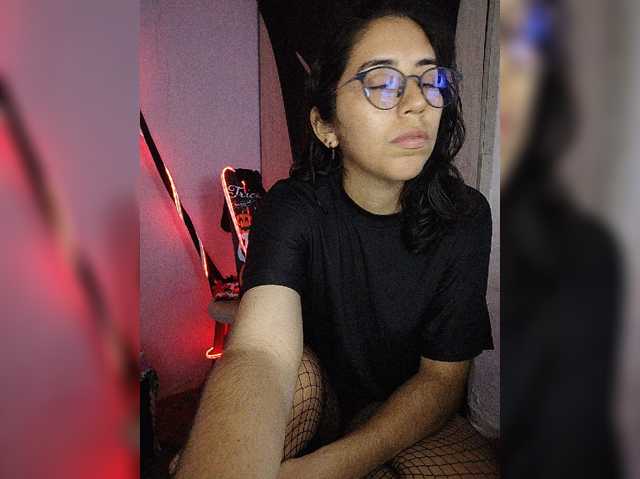 skinny333 live cam on BongaCams