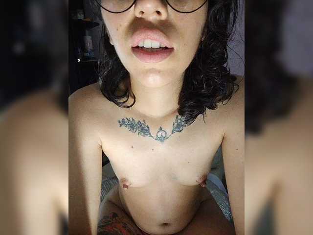 skinny333 cam belle