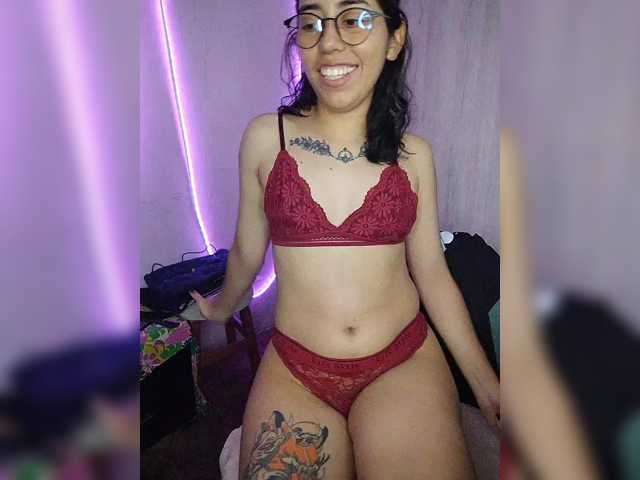 skinny333 live cam on BongaCams