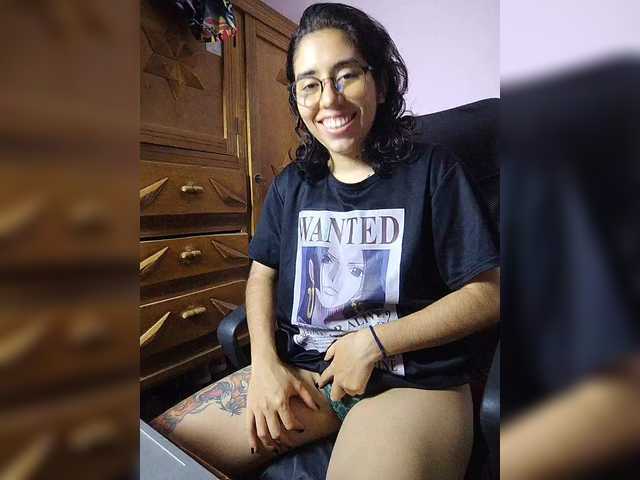 skinny333 live cam on BongaCams