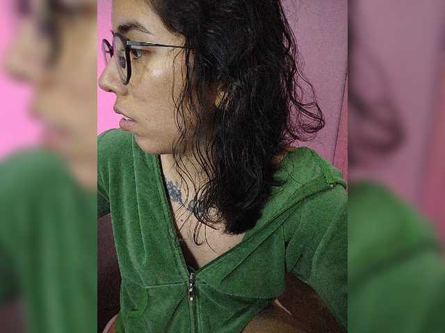 skinny333 live cam on BongaCams