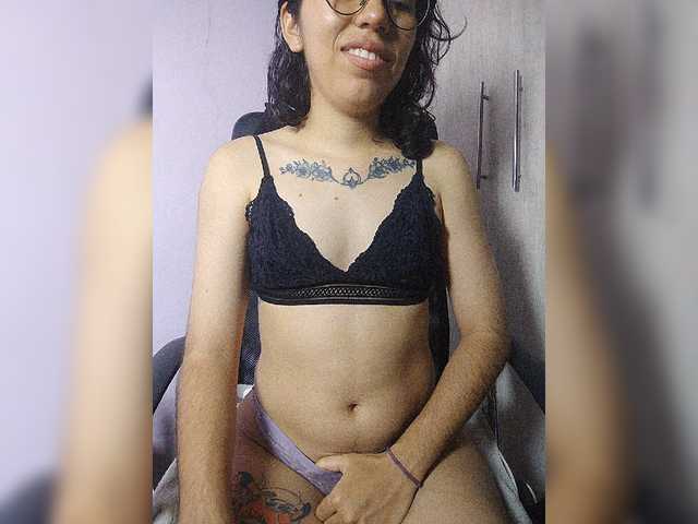 skinny333 live webcam show