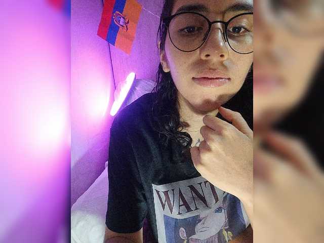 skinny333 live cam on BongaCams