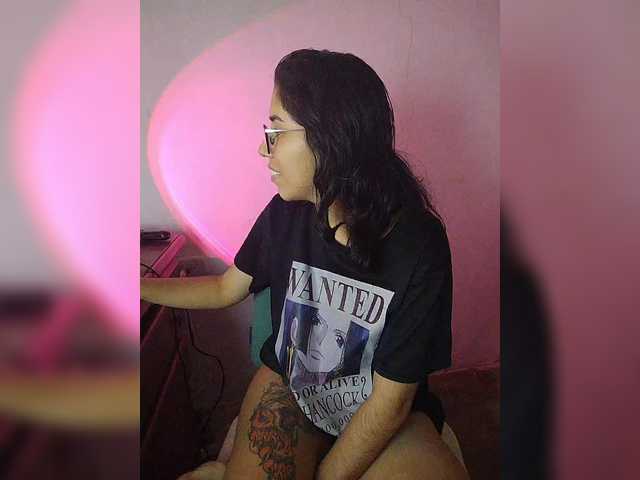 skinny333 live cam on BongaCams