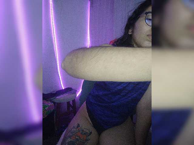 skinny333 live cam on BongaCams