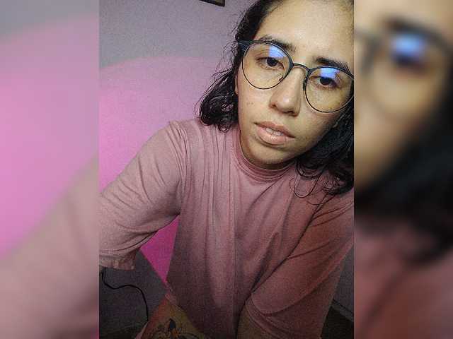 skinny333 live cam on BongaCams