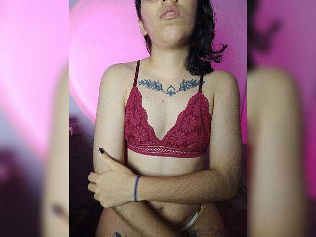 skinny333 live cam on BongaCams