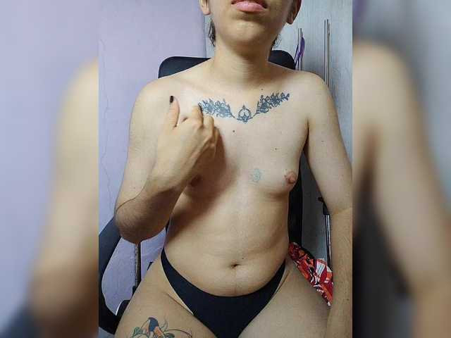skinny333 live cam on BongaCams