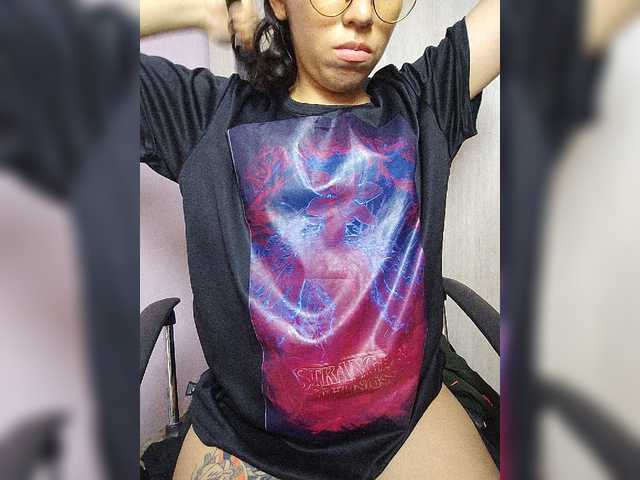 skinny333 live cam on BongaCams