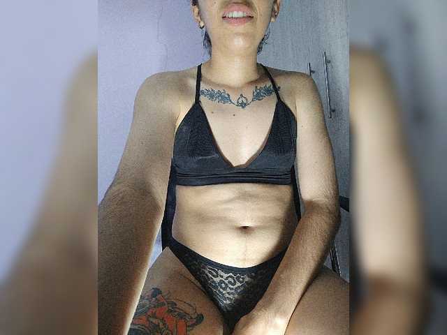 skinny333 live cam on BongaCams