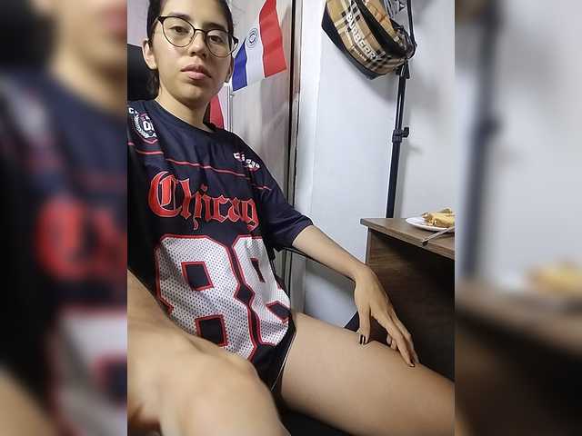 skinny333 live cam on BongaCams
