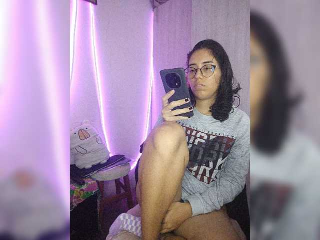skinny333 live cam on BongaCams