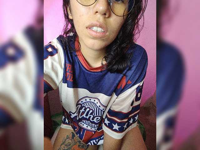 skinny333 live cam on BongaCams