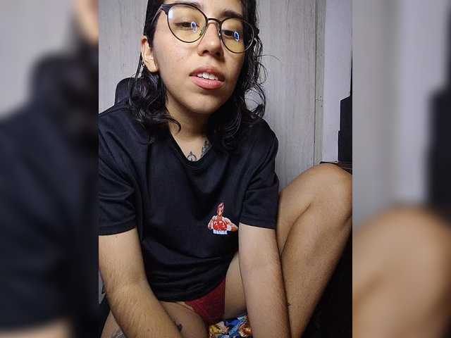 skinny333 live cam on BongaCams